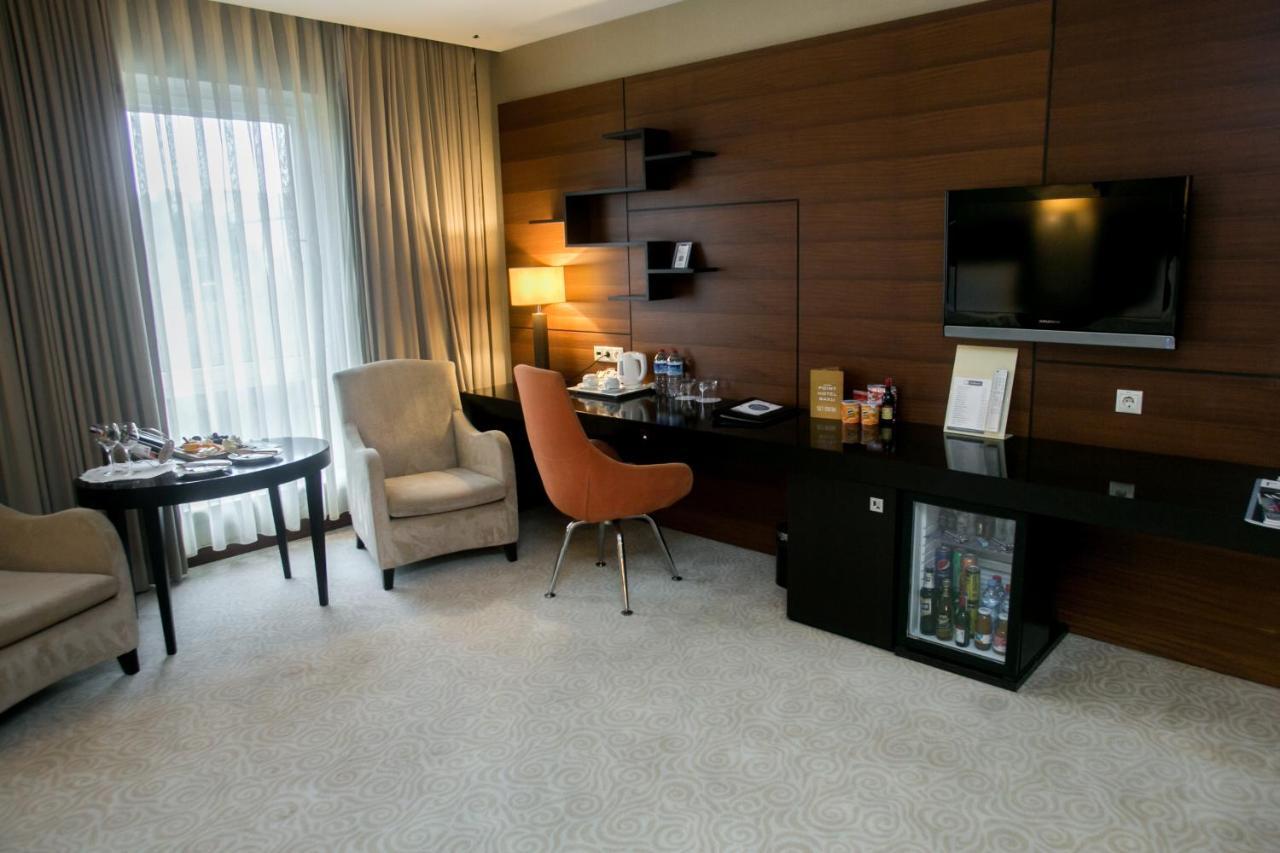 Point Hotel Baky Esterno foto