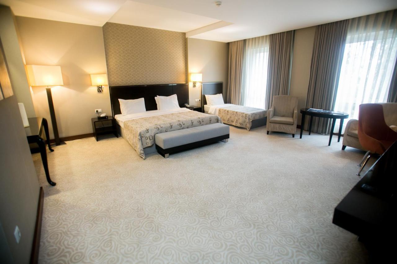 Point Hotel Baky Esterno foto