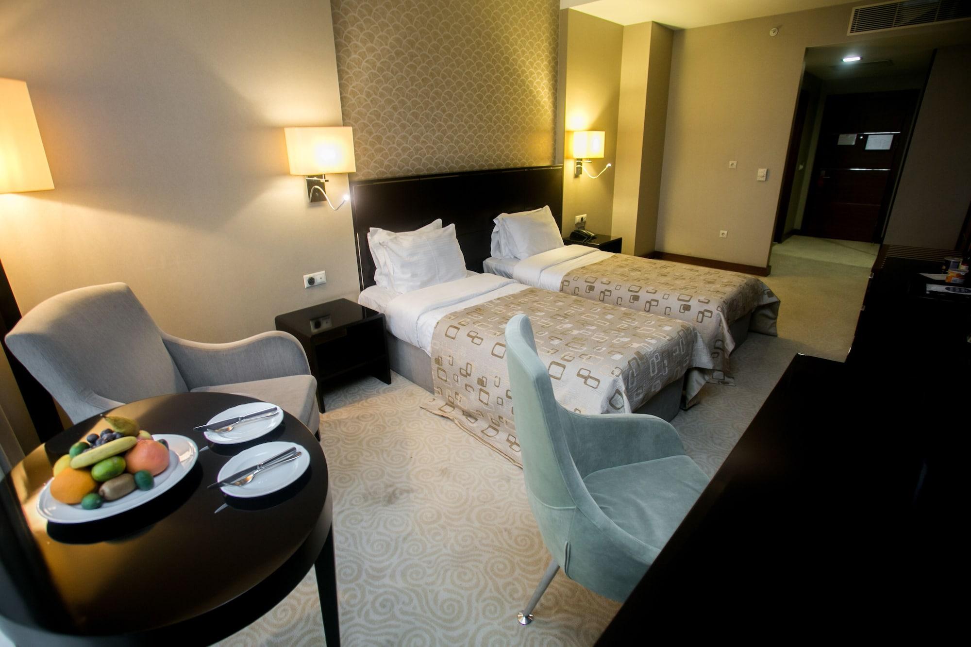 Point Hotel Baky Esterno foto