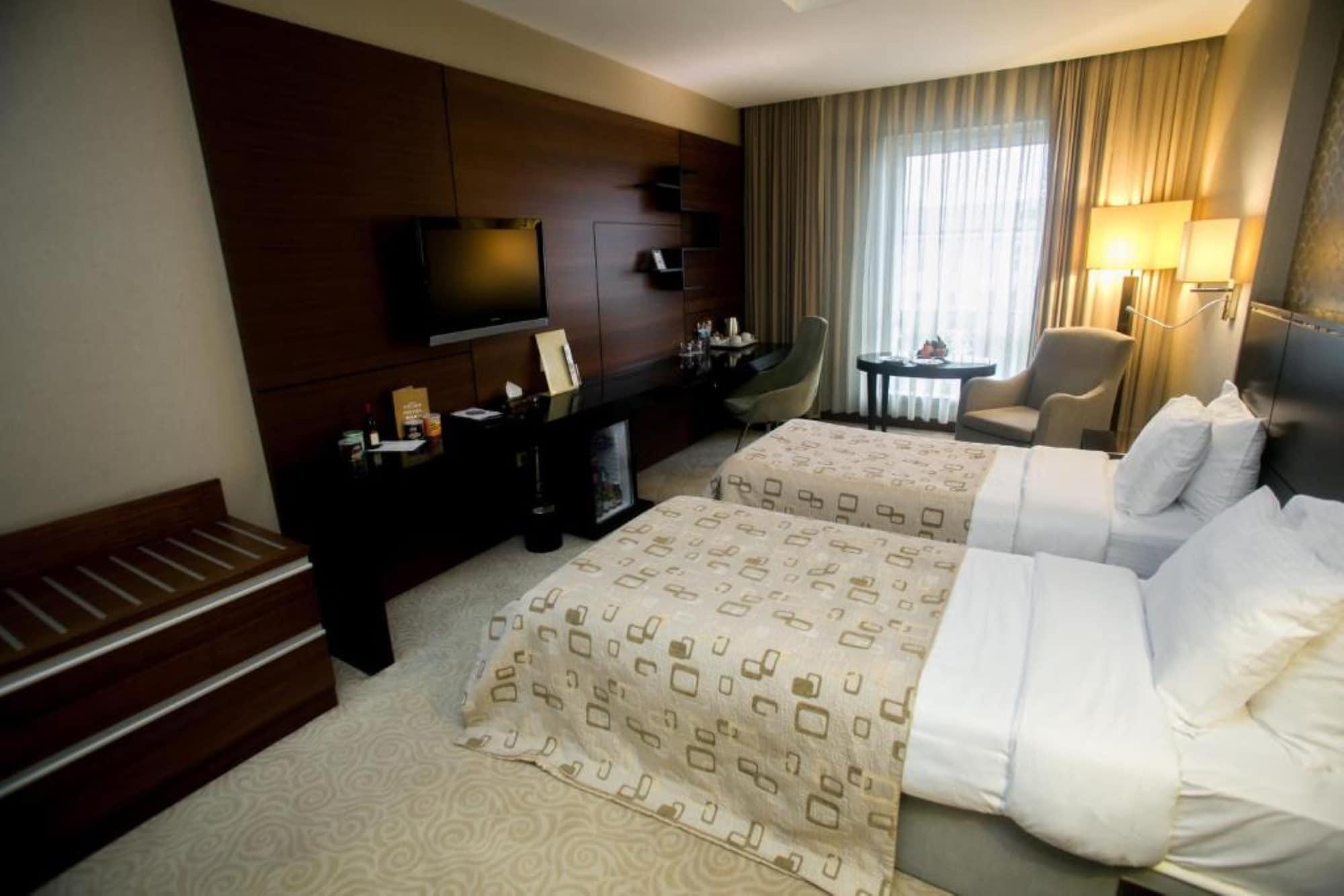 Point Hotel Baky Esterno foto