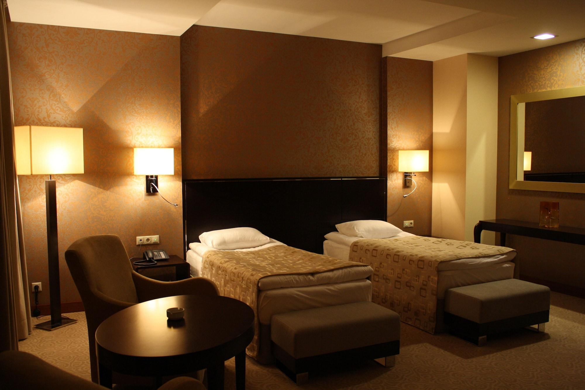Point Hotel Baky Esterno foto
