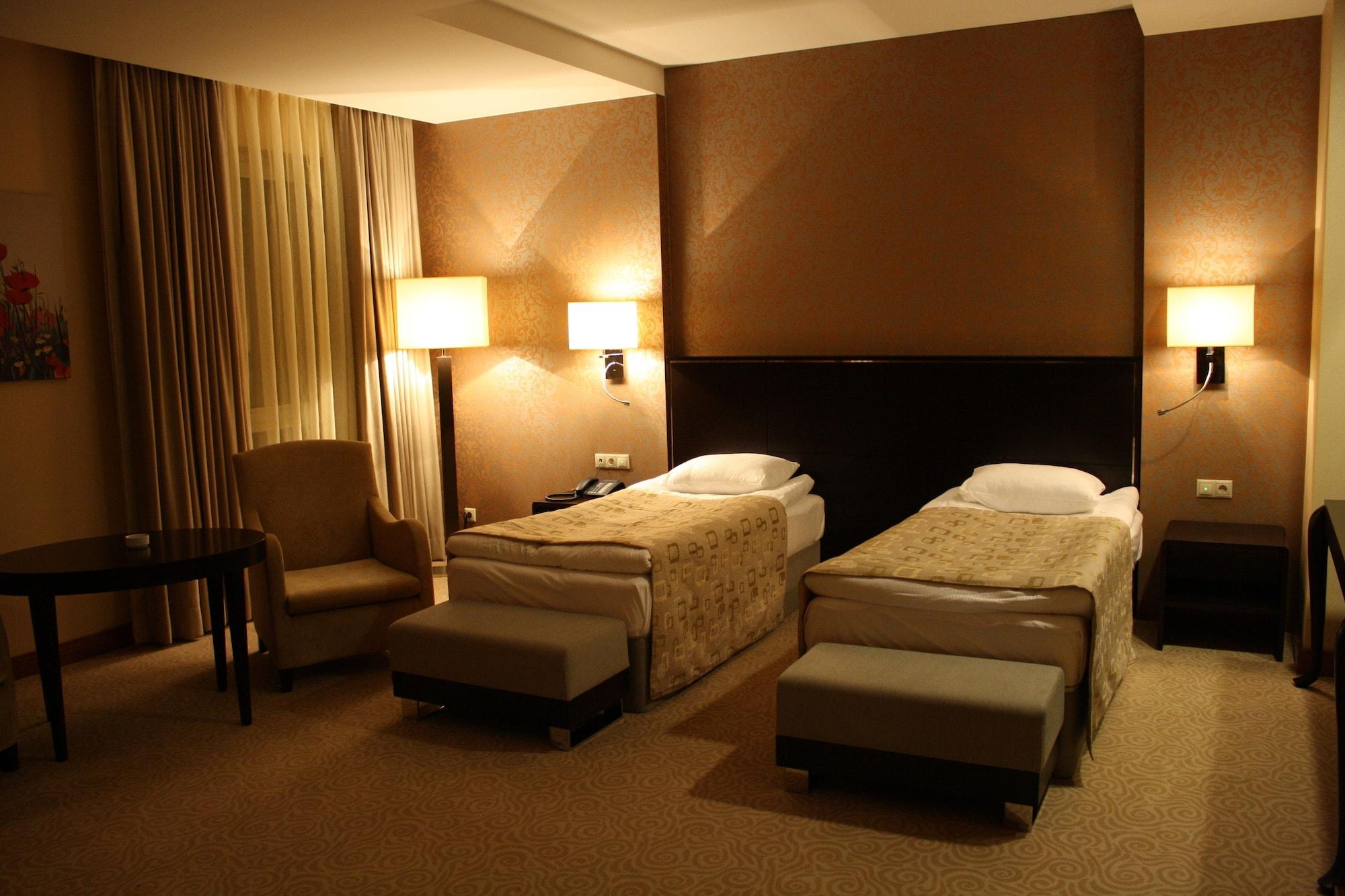 Point Hotel Baky Esterno foto