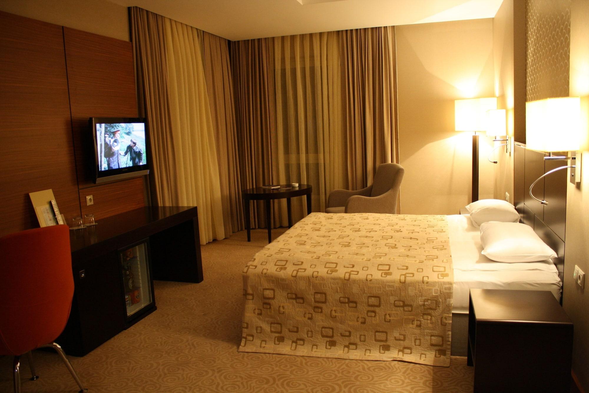 Point Hotel Baky Esterno foto