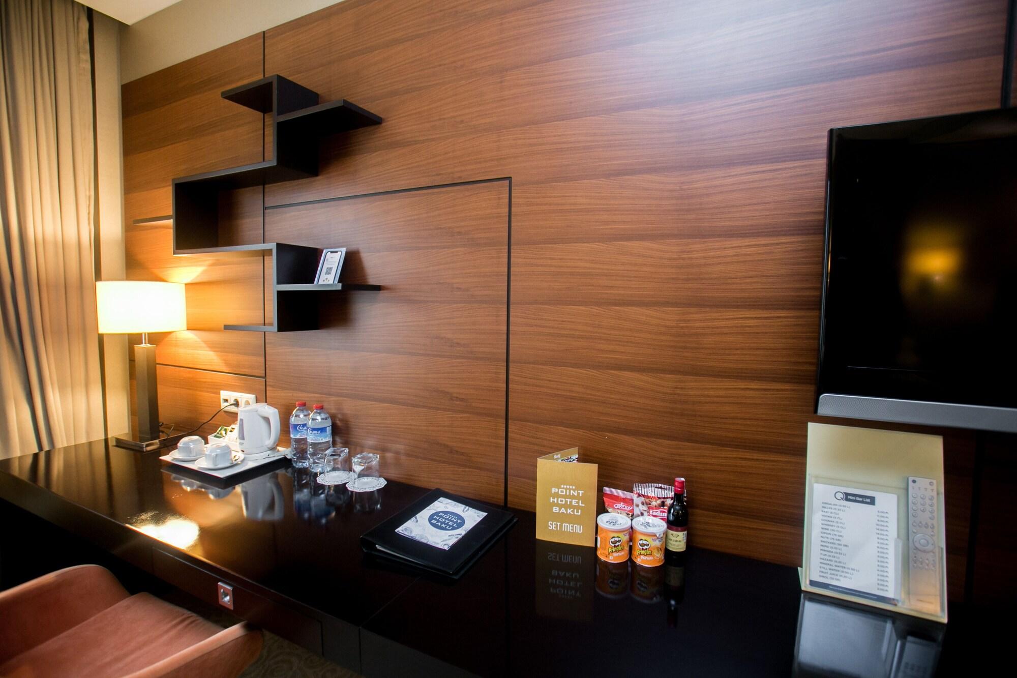 Point Hotel Baky Esterno foto