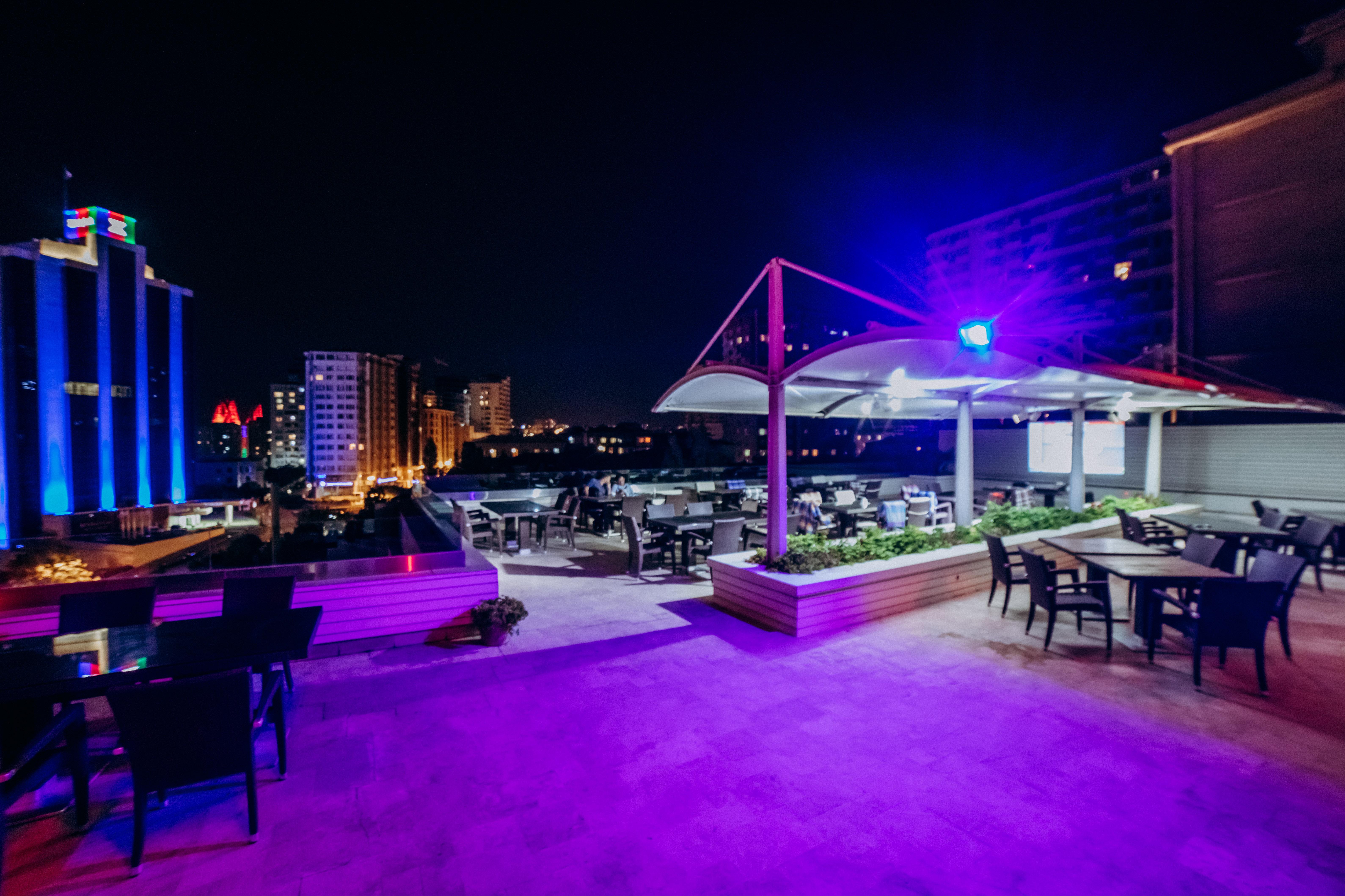 Point Hotel Baky Esterno foto