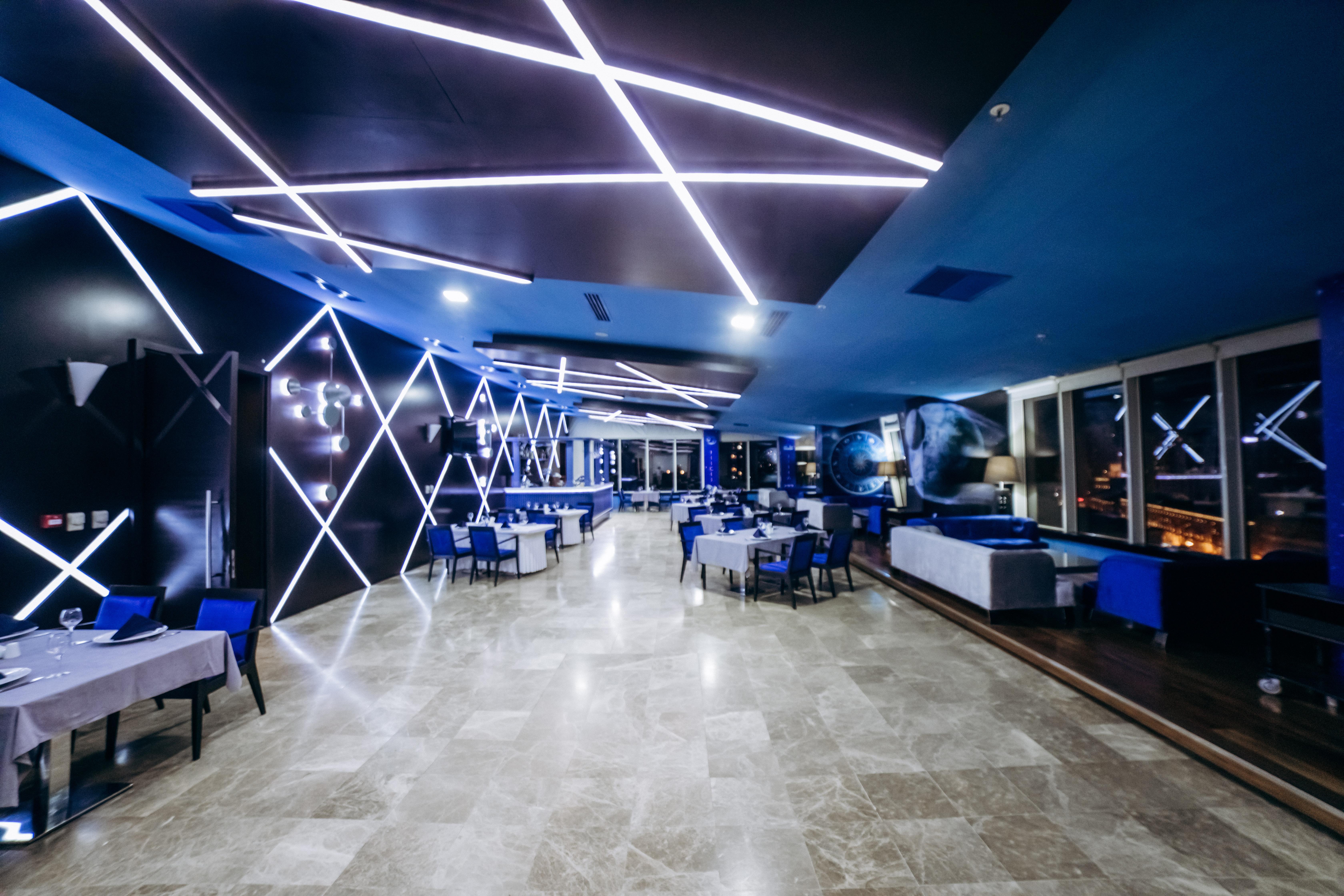 Point Hotel Baky Esterno foto