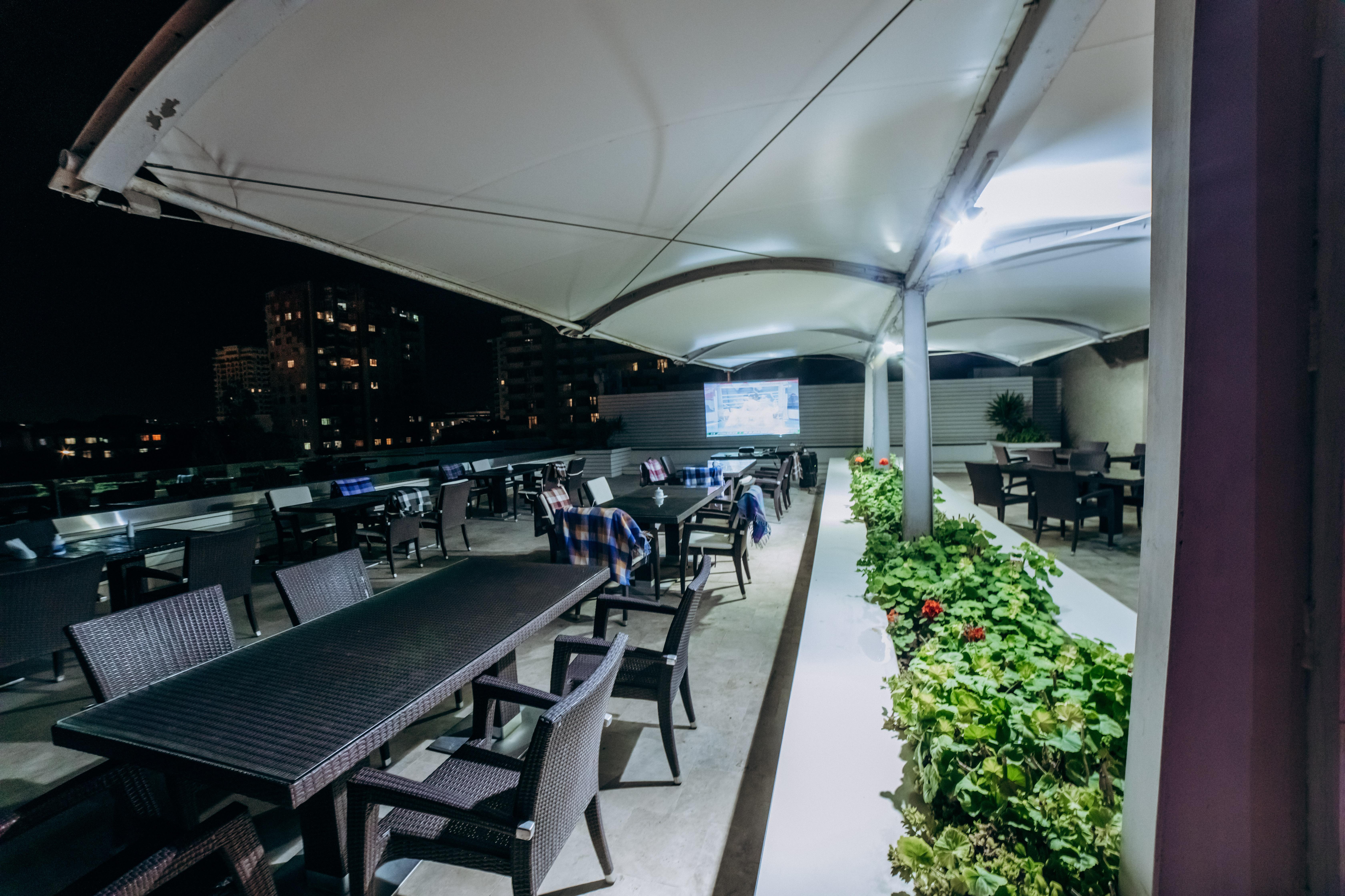 Point Hotel Baky Esterno foto