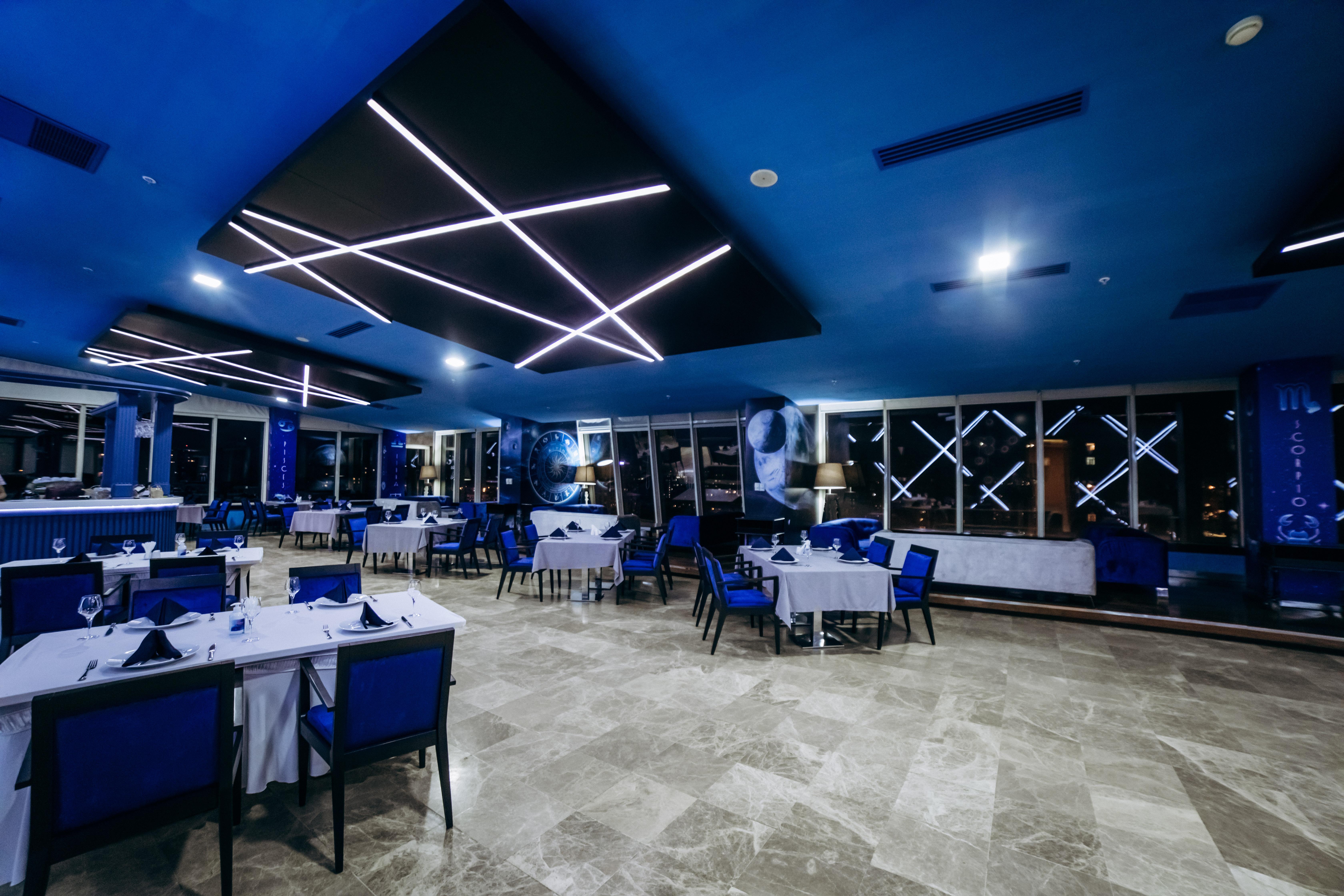 Point Hotel Baky Esterno foto