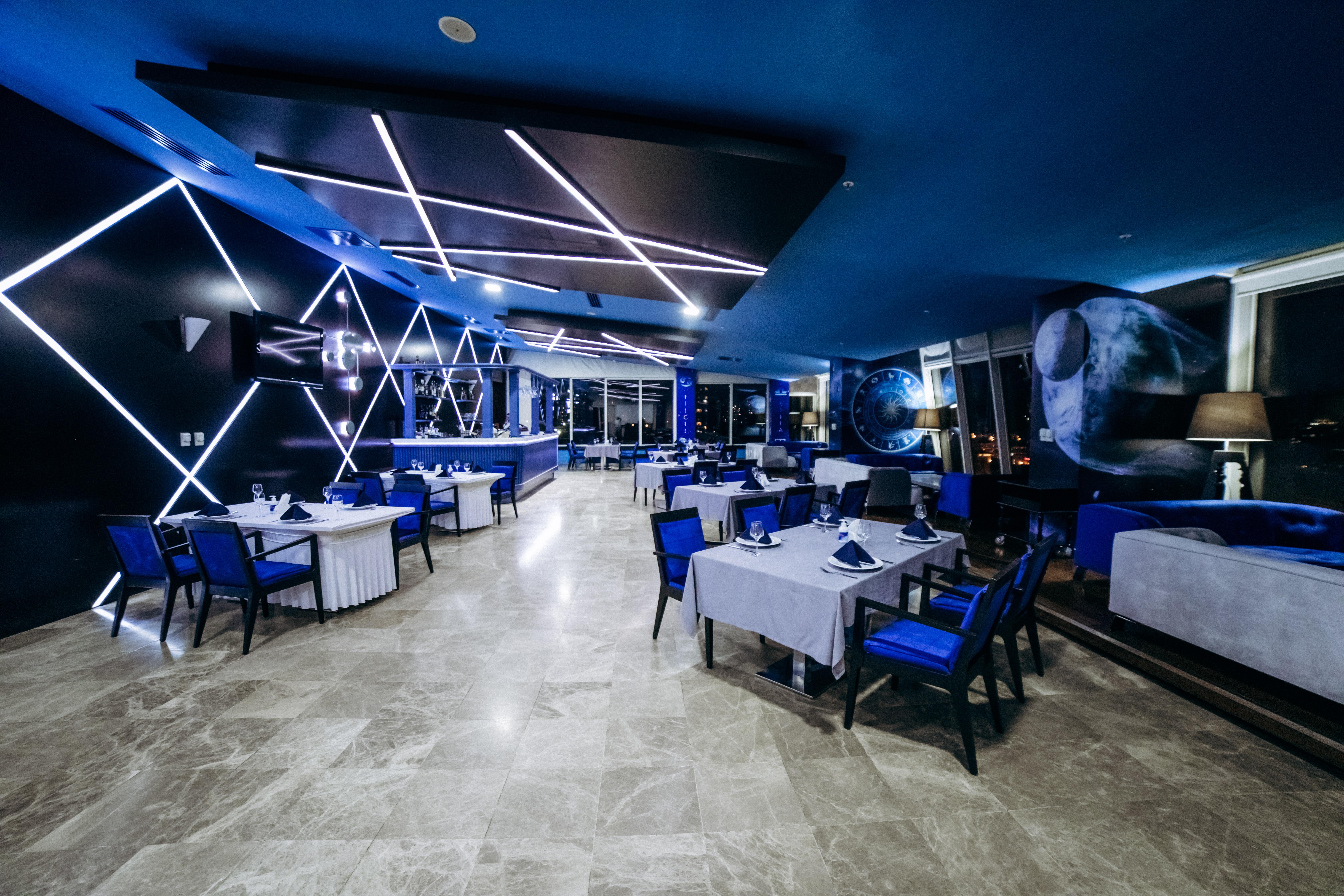 Point Hotel Baky Esterno foto