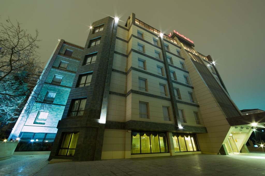 Point Hotel Baky Esterno foto