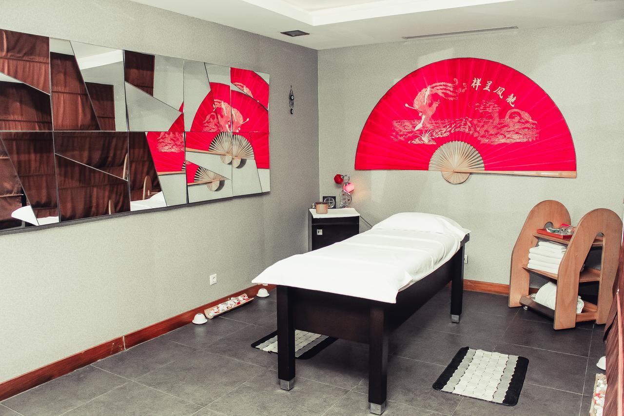 Point Hotel Baky Esterno foto