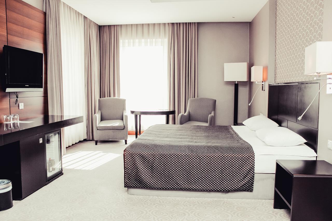 Point Hotel Baky Esterno foto